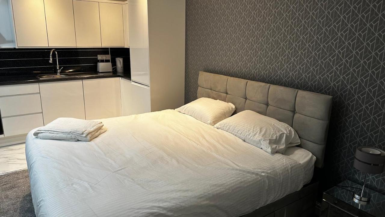 The Pleasant House Apartment Манчестър Екстериор снимка